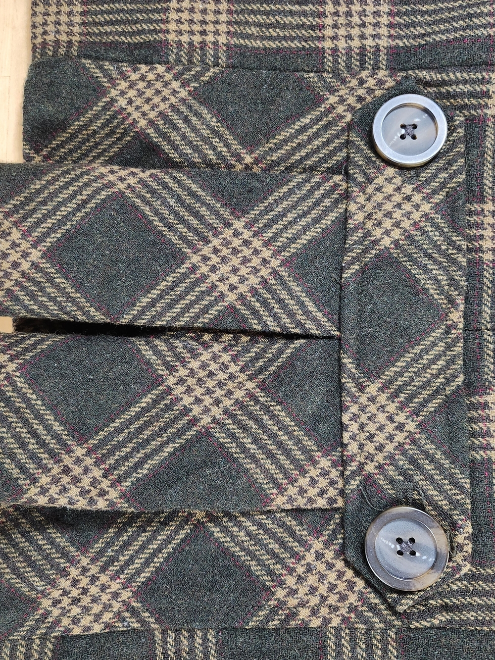 Banana Republic Wool-Blend Kick Pleat Olive Plaid Pencil Skirt - Picture 3 of 10